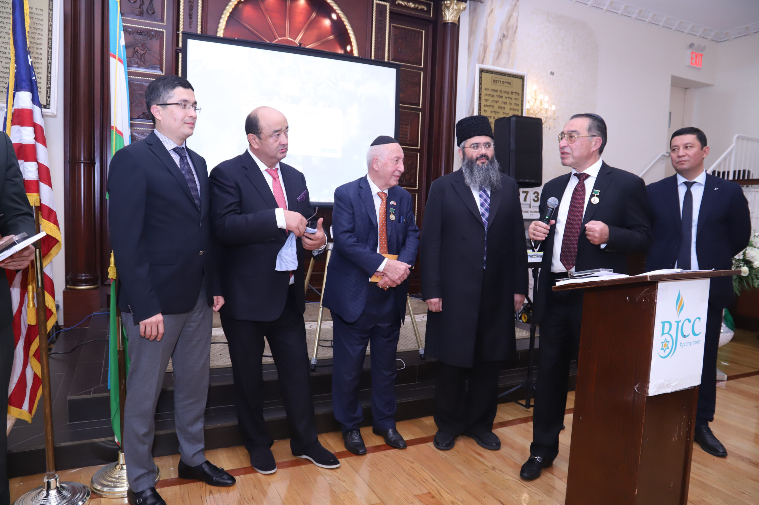 в Нью-Йорке торжественно вручили медали имени Гафура Гуляма