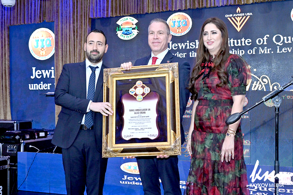 Ханукальный свет и боль за Израиль