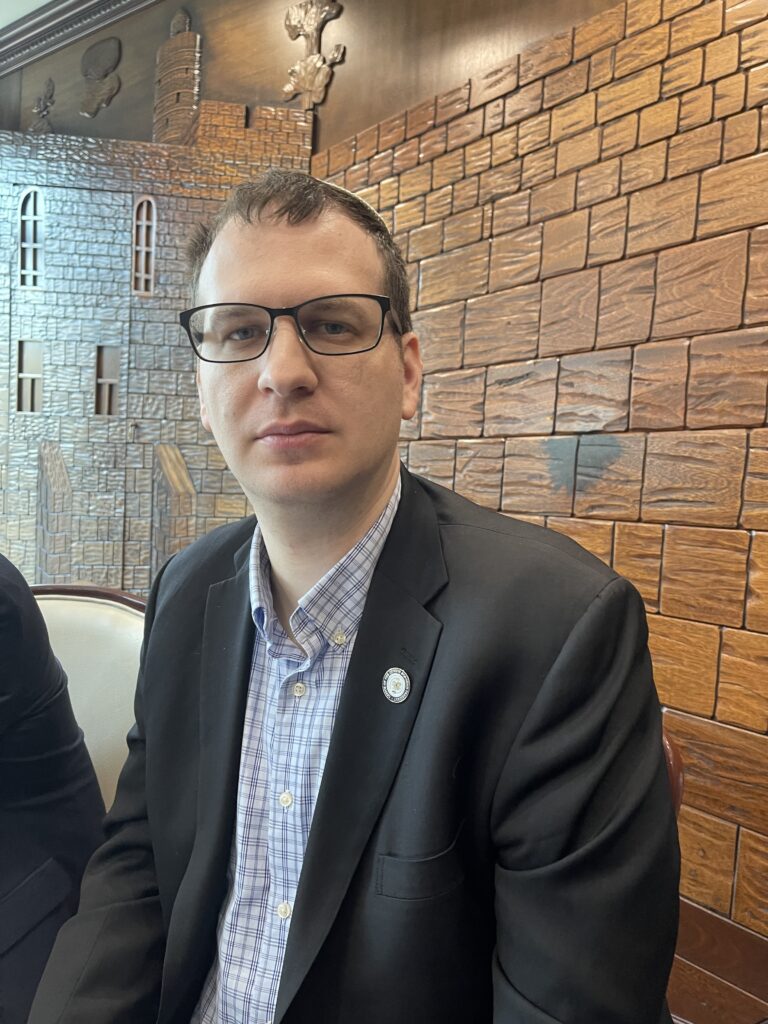 BOROUGH HALL ON OUR BLOCK: Queens President Visits BJCC