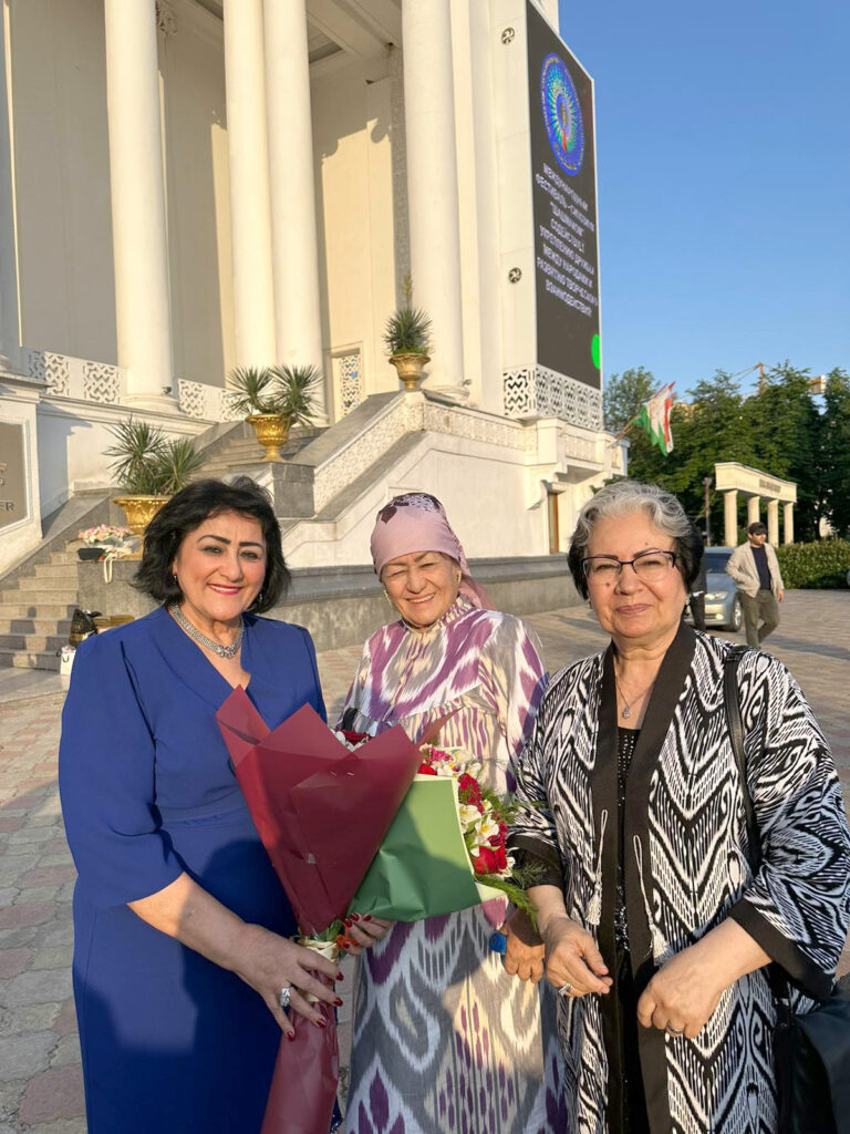 ПОЧЕТНЫЕ ГОСТИ ИЗ НЬЮ-ЙОРКА ПОСЕТИЛИ РОДИНУ