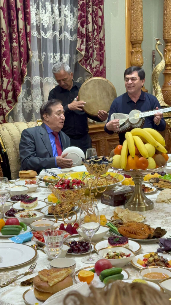 ПОЧЕТНЫЕ ГОСТИ ИЗ НЬЮ-ЙОРКА ПОСЕТИЛИ РОДИНУ