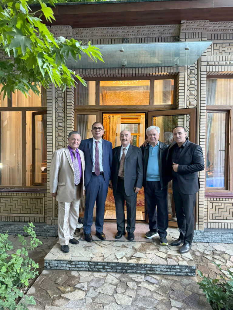 ПОЧЕТНЫЕ ГОСТИ ИЗ НЬЮ-ЙОРКА ПОСЕТИЛИ РОДИНУ