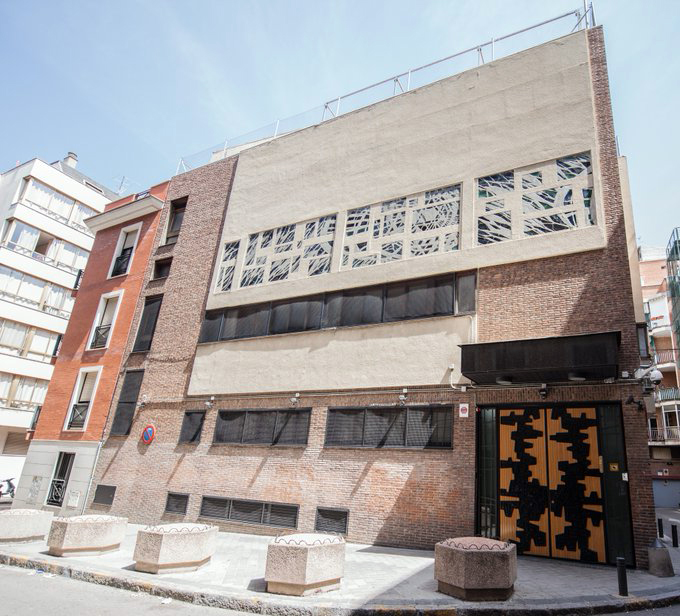 И крылья эту свадьбу вдаль несли