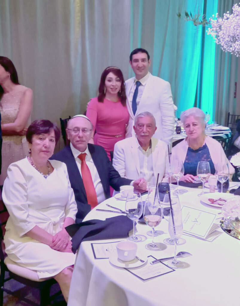 И крылья эту свадьбу вдаль несли