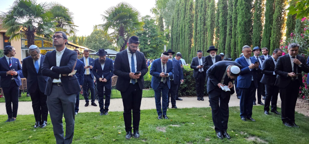 И крылья эту свадьбу вдаль несли