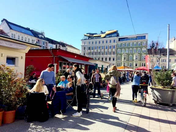 Трапеза и именины на "Острове мацы"