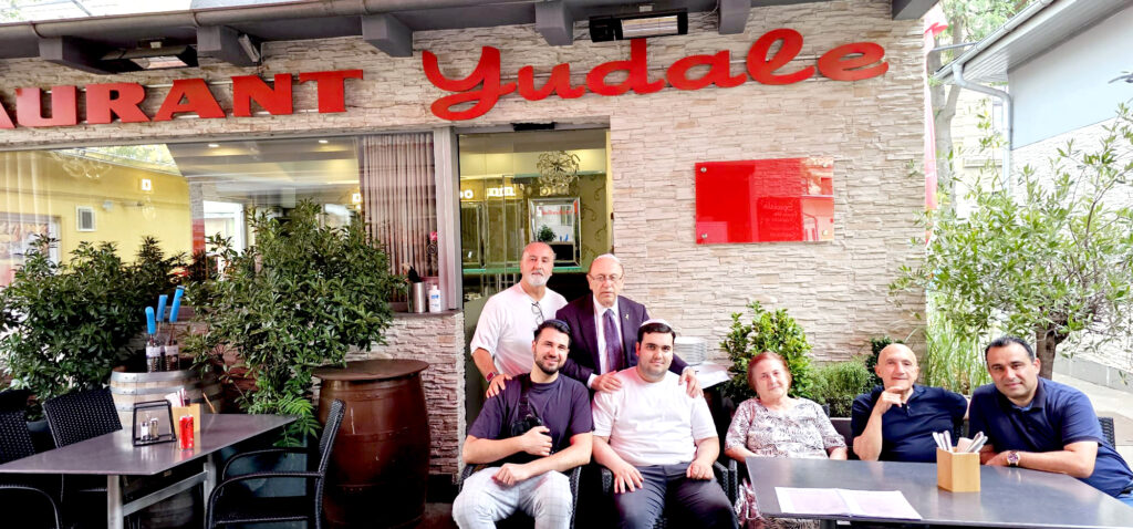 Трапеза и именины на "Острове мацы"