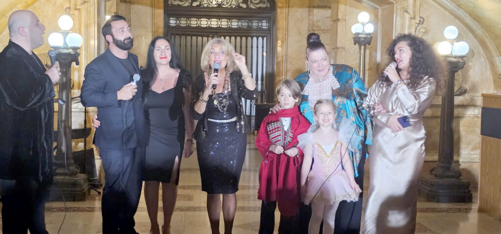 Кто в дружбу верит горячо