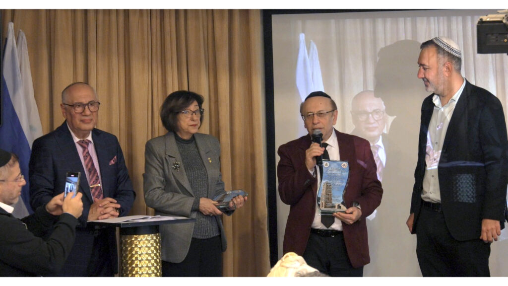 НИ МИНУТЫ НЕ СКУЧАЛИ