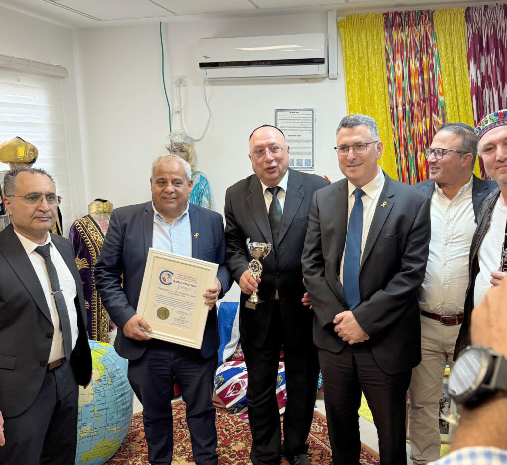 Гидеон саар посетил Культурный центр бухарских евреев в Димоне