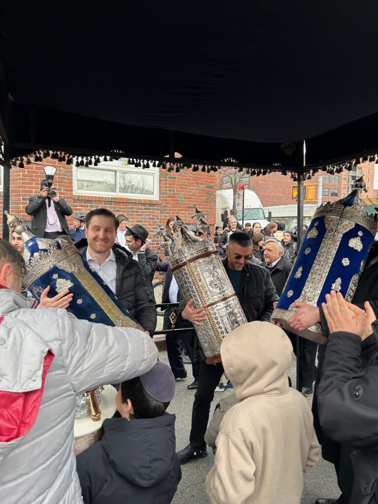 Воздайте честь Торе!