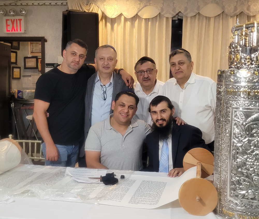 Сефар-той на главной улице Квинса