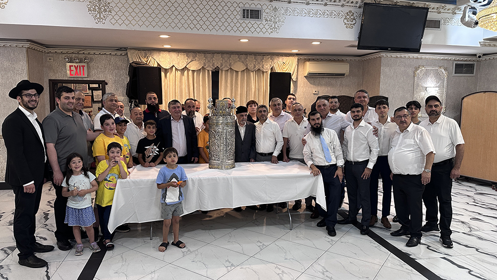 Сефар-той на главной улице Квинса