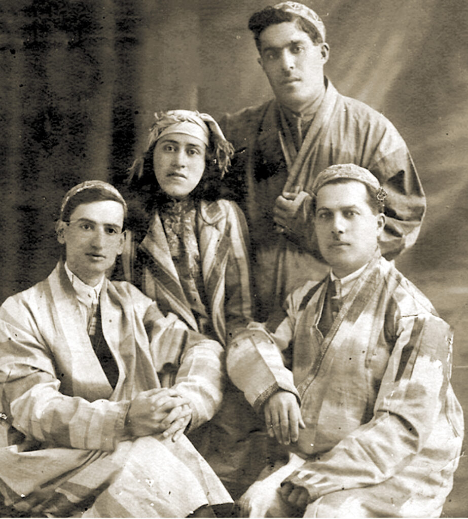 Сарахбори Бузруки олими беҳамтоИсҳоқ Маҳвашев