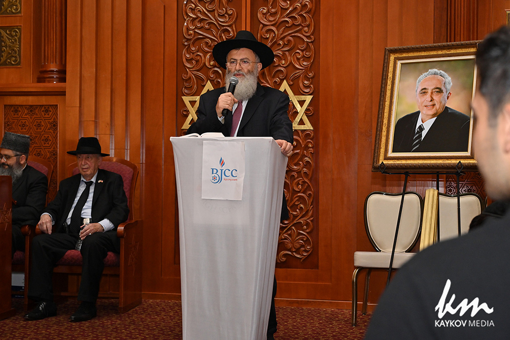 СВЕТЛОЙ ПАМЯТИ НАШЕГО ОТЦАУРИЭЛЯ БЕН МАЛКИЭЛЯ ВЕ БУРХО КАНДХОРОВА