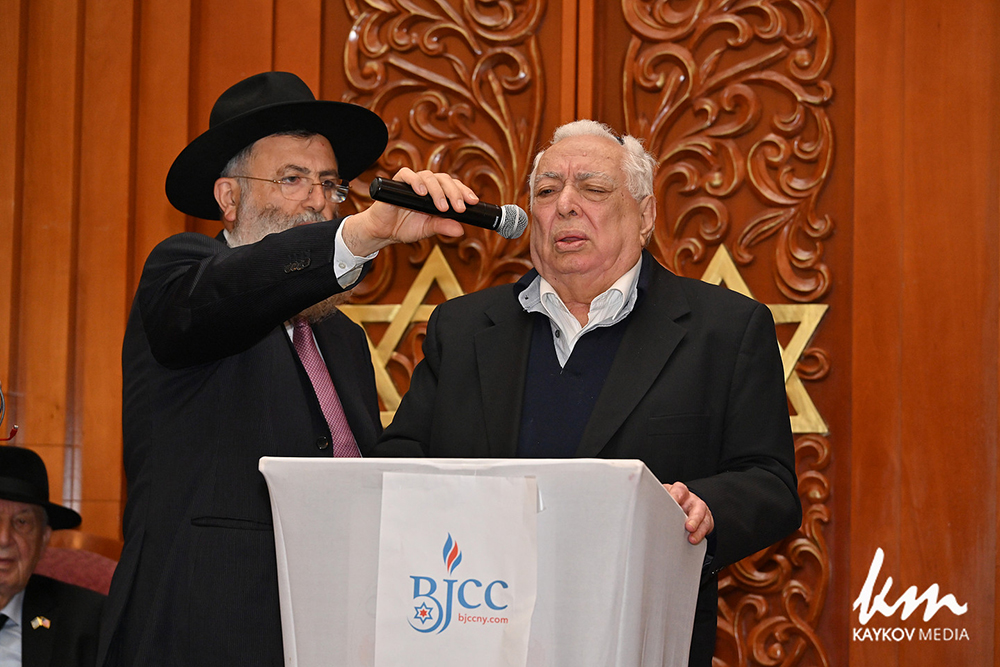 СВЕТЛОЙ ПАМЯТИ НАШЕГО ОТЦАУРИЭЛЯ БЕН МАЛКИЭЛЯ ВЕ БУРХО КАНДХОРОВА