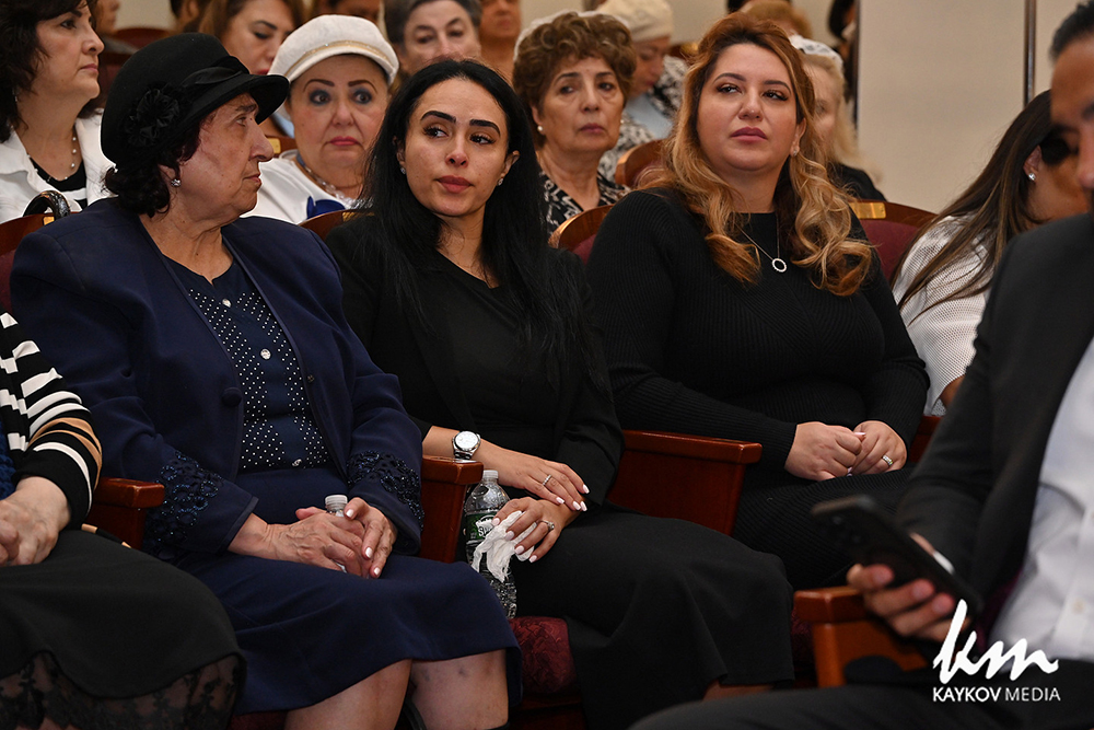 СВЕТЛОЙ ПАМЯТИ НАШЕГО ОТЦАУРИЭЛЯ БЕН МАЛКИЭЛЯ ВЕ БУРХО КАНДХОРОВА