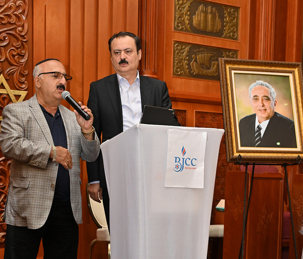 СВЕТЛОЙ ПАМЯТИ НАШЕГО ОТЦАУРИЭЛЯ БЕН МАЛКИЭЛЯ ВЕ БУРХО КАНДХОРОВА