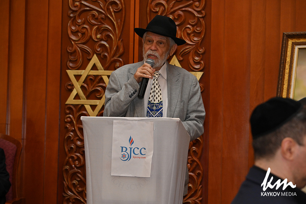 СВЕТЛОЙ ПАМЯТИ НАШЕГО ОТЦАУРИЭЛЯ БЕН МАЛКИЭЛЯ ВЕ БУРХО КАНДХОРОВА