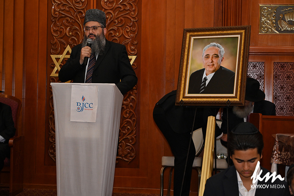 СВЕТЛОЙ ПАМЯТИ НАШЕГО ОТЦАУРИЭЛЯ БЕН МАЛКИЭЛЯ ВЕ БУРХО КАНДХОРОВА