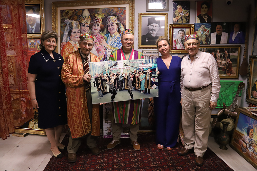 КТО НА ФОТОГРАФИИ?