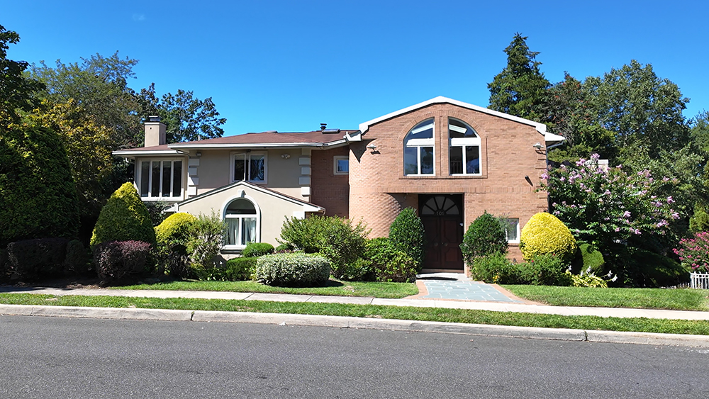 A New Chapter in Roslyn Heights