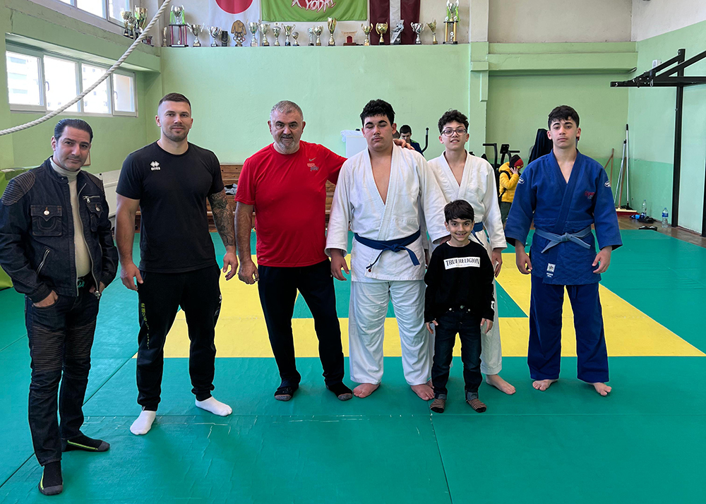 Winning The Gentle Way Arkadiy Aronov'sFour-Decade Journey from Tashkent to Olympic Glory