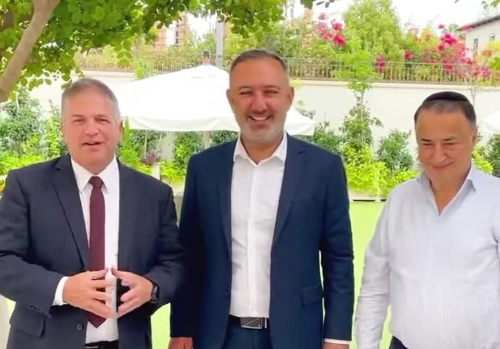 Равнение на Авраама Джураева