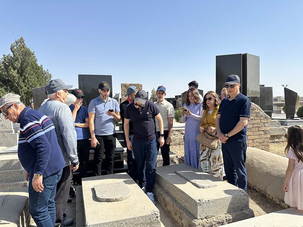 Lev Leviev Celebrates Sukkotin Samarkand for the First Time