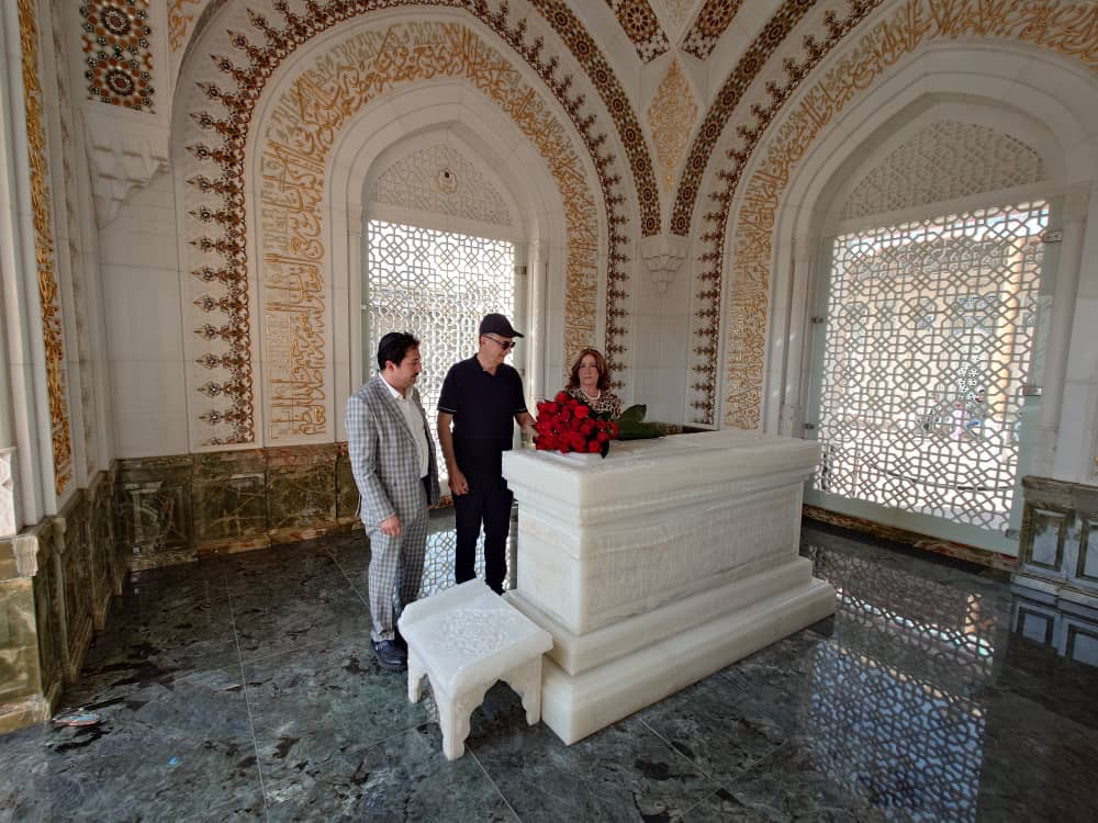 Lev Leviev Celebrates Sukkotin Samarkand for the First Time