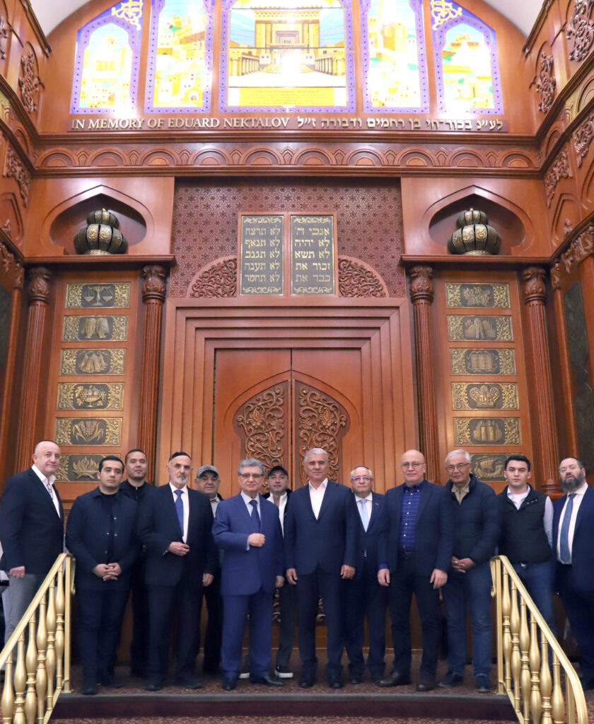 Губернатор Бухарской области Ботыр Зарипов – гость нашей общины