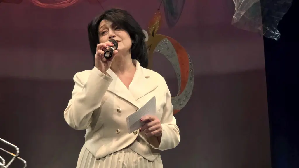 Любовь и смех, восторг и вдохновение!