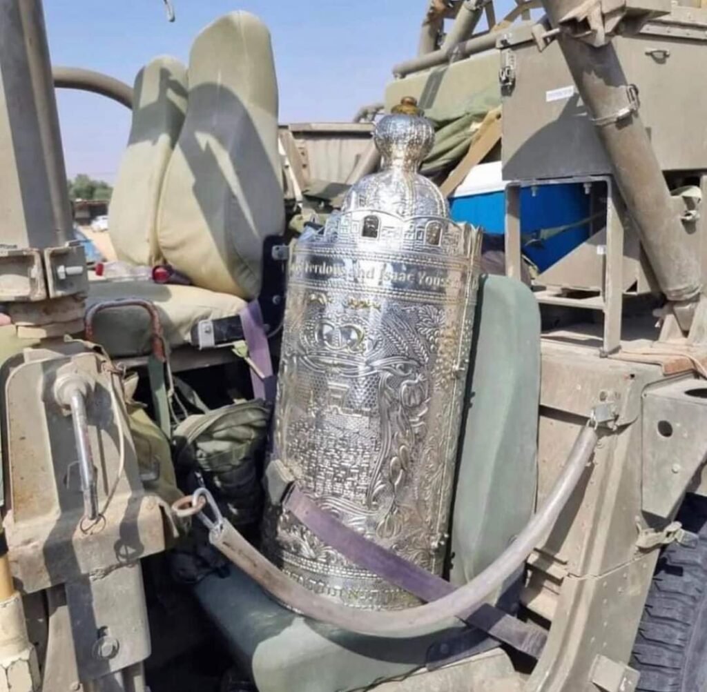 И пусть Вс-вышний услышит наши молитвы!