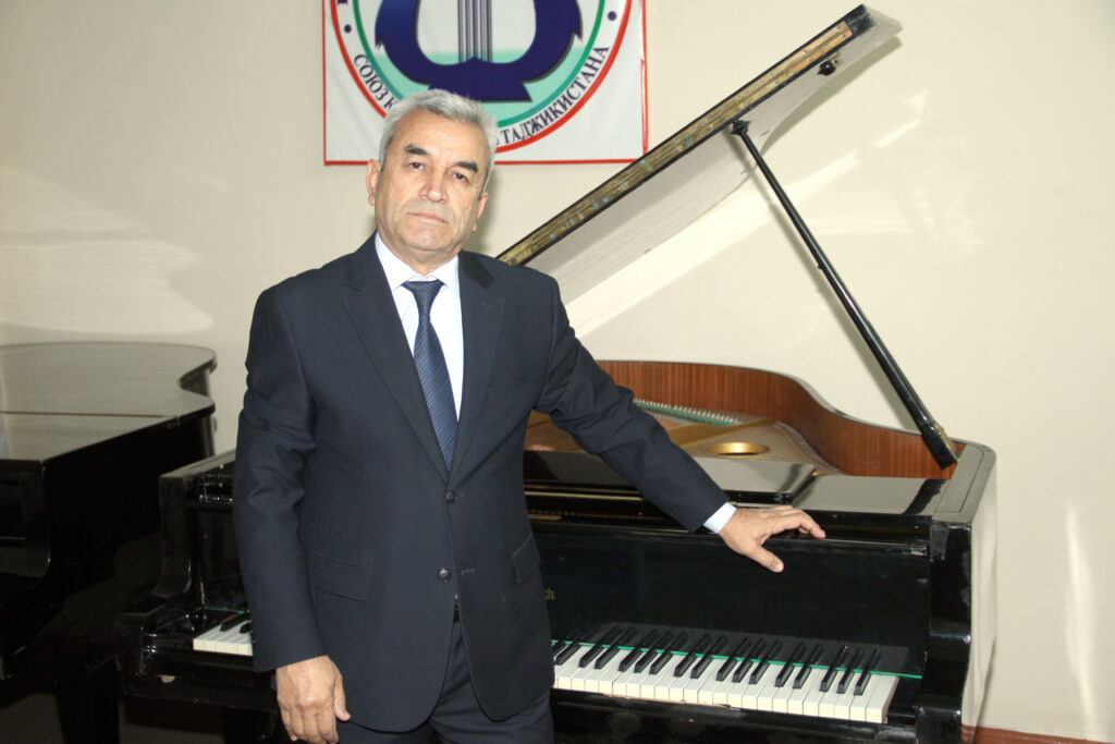 Амирбек Мусоев: музыка таджикских композиторов завоевывает мир Амирбек Мусоев: музыка таджикских композиторов завоевывает мир