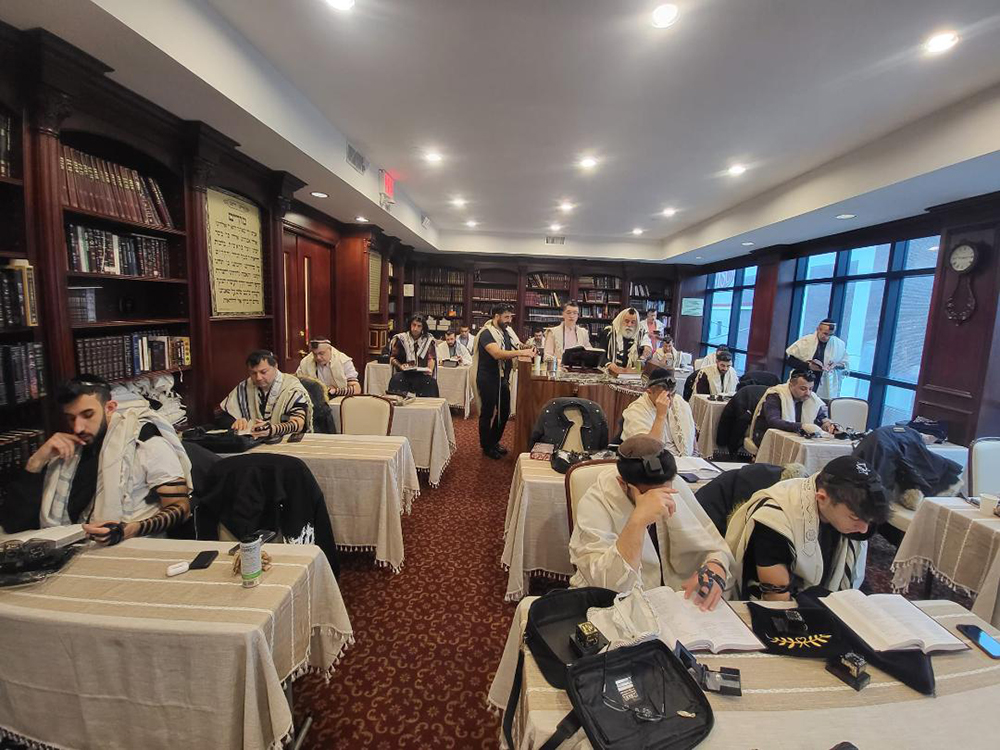 ДУХОВНАЯ ЖИЗНЬ ГЛАВНОЙ СИНАГОГИ КАНЕСОИ КАЛОН