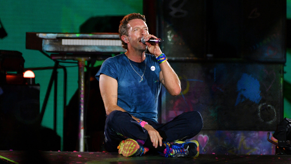 Coldplay welcomed Israeli fans onstage ‘as equal humans.’ Why are some Jewish people mad?