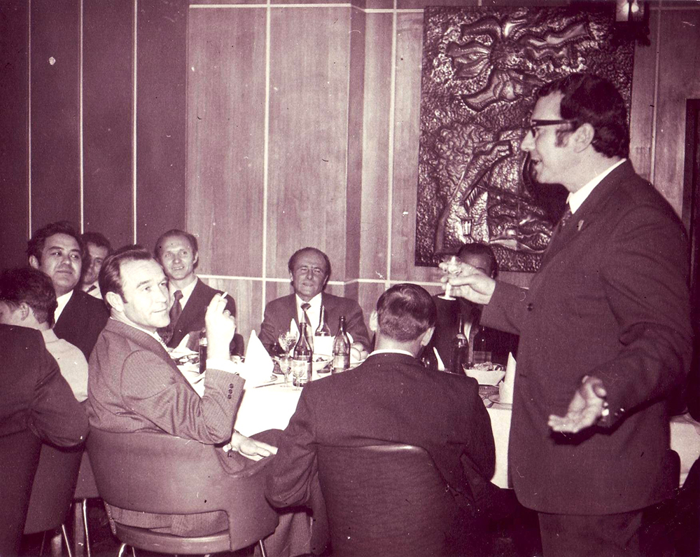 КАК Я ОКАЗАЛСЯ В СВОЕЙ ЮНОСТИ