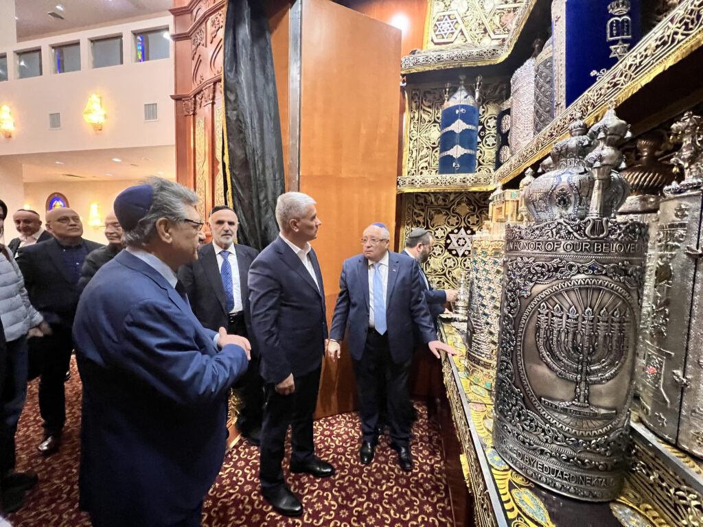 Губернатор Бухарской области Ботыр Зарипов – гость нашей общины